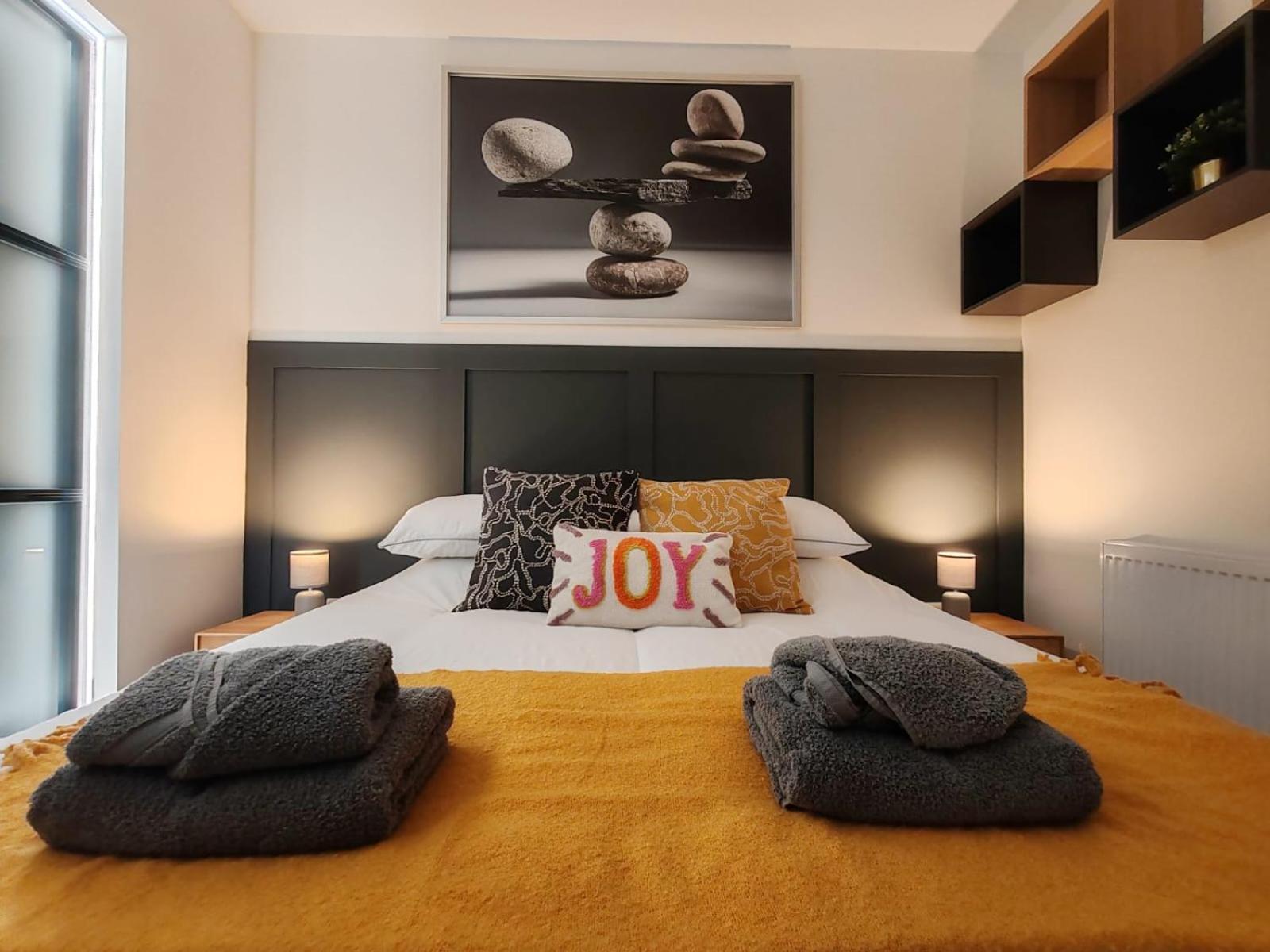 Brand New Apt - Beach Breeze Spacious 1-Bedroom Apartment With Parking - Sleeps 4 Ppl- Internet بورنماوث المظهر الخارجي الصورة